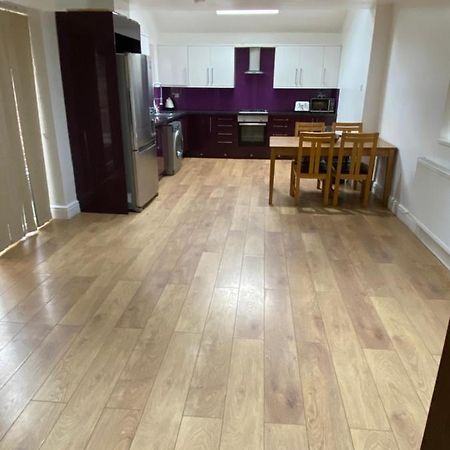Big Room Rusholme With Tv And Private Bathroom-Parking&Wifi Manchester Eksteriør billede