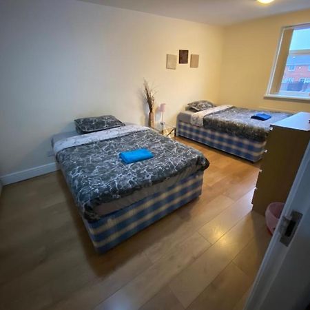 Big Room Rusholme With Tv And Private Bathroom-Parking&Wifi Manchester Eksteriør billede