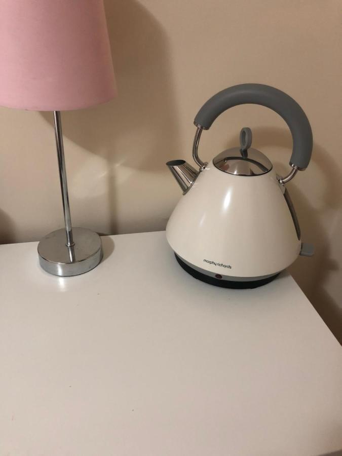 Big Room Rusholme With Tv And Private Bathroom-Parking&Wifi Manchester Eksteriør billede