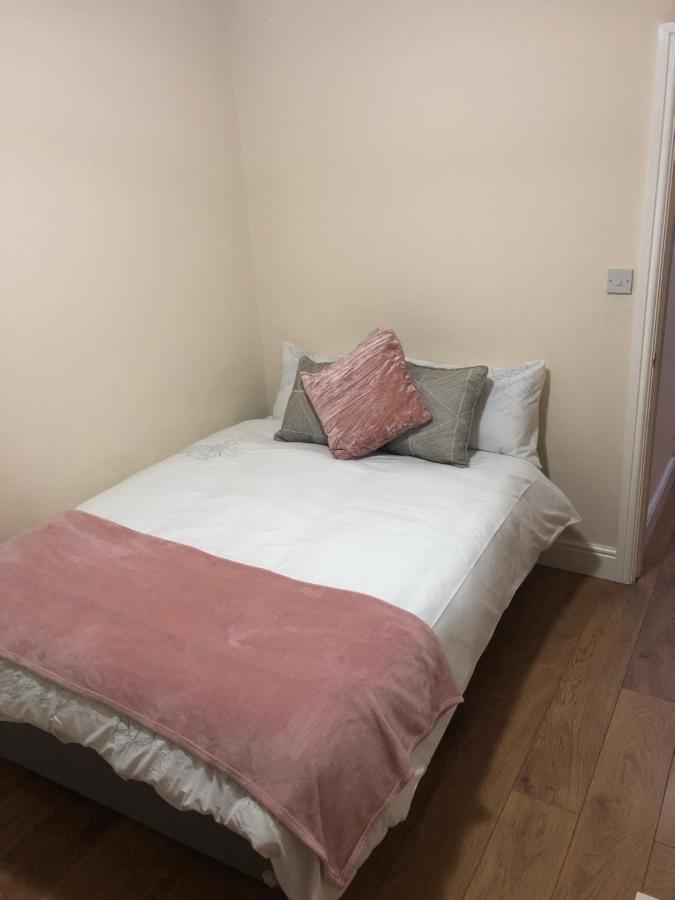 Big Room Rusholme With Tv And Private Bathroom-Parking&Wifi Manchester Eksteriør billede