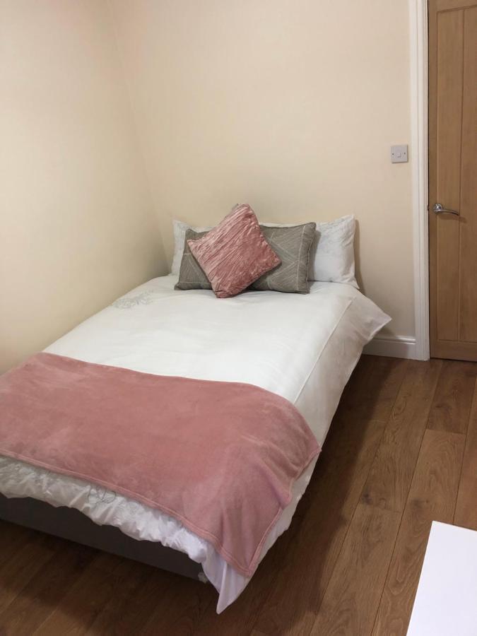 Big Room Rusholme With Tv And Private Bathroom-Parking&Wifi Manchester Eksteriør billede