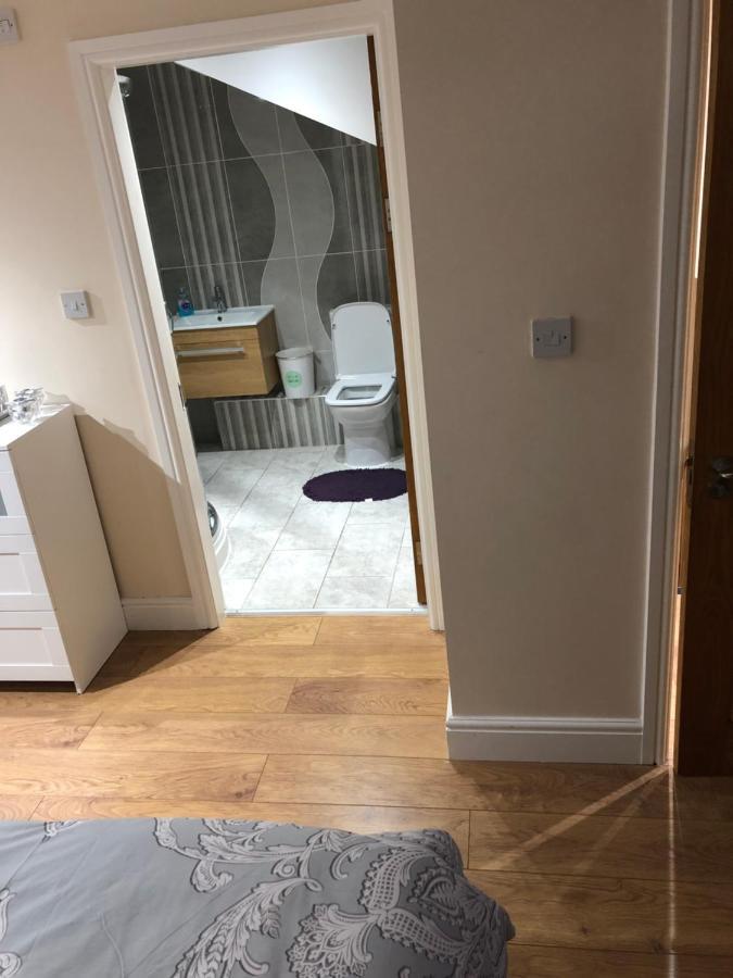 Big Room Rusholme With Tv And Private Bathroom-Parking&Wifi Manchester Eksteriør billede