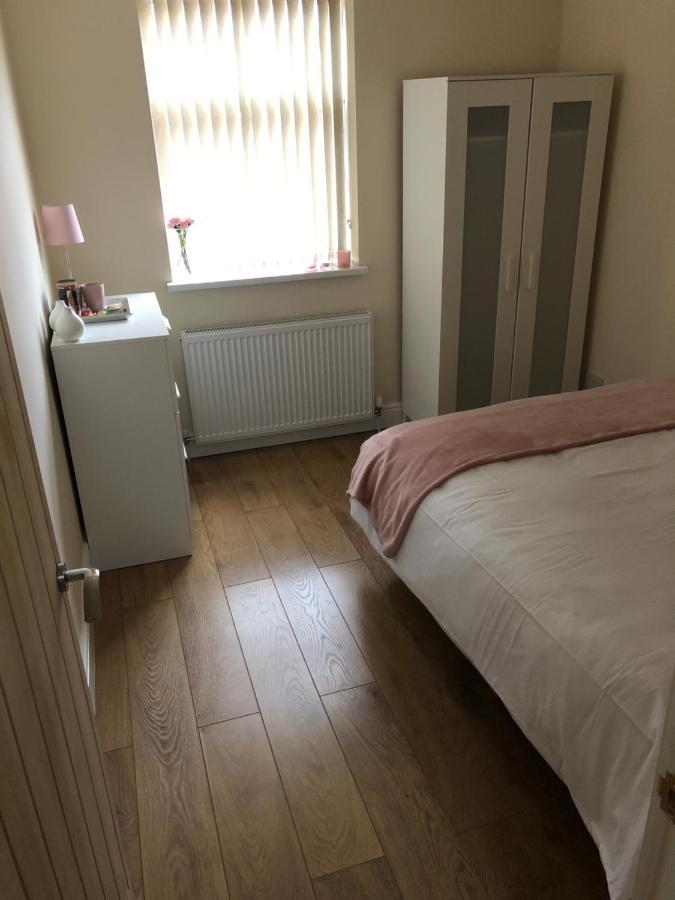 Big Room Rusholme With Tv And Private Bathroom-Parking&Wifi Manchester Eksteriør billede