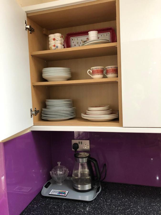 Big Room Rusholme With Tv And Private Bathroom-Parking&Wifi Manchester Eksteriør billede