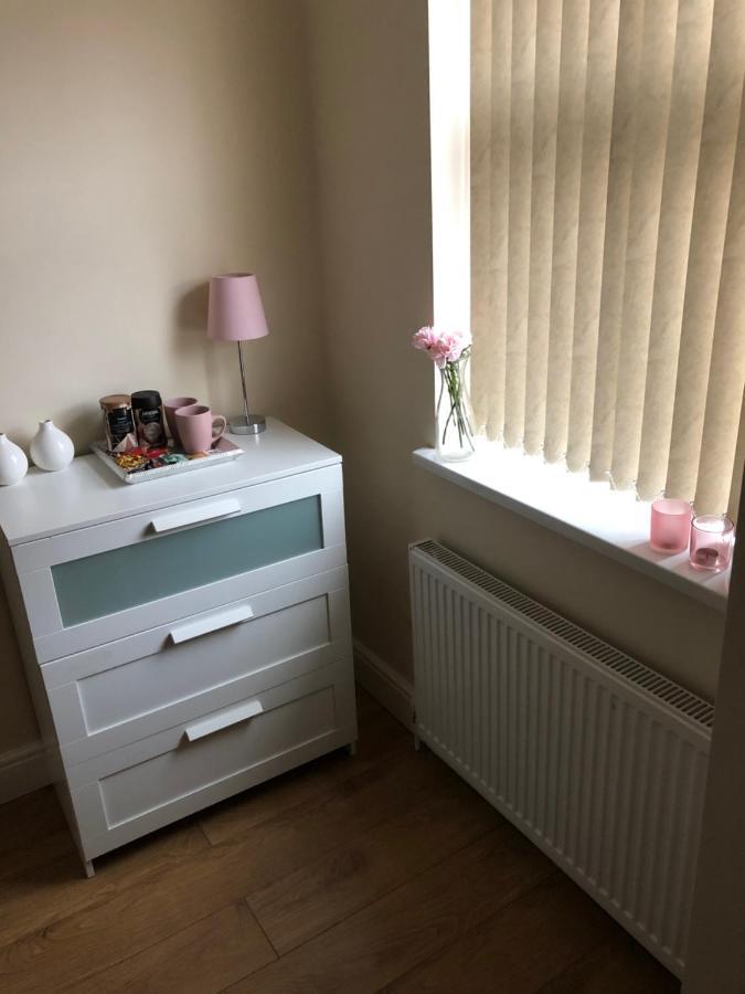 Big Room Rusholme With Tv And Private Bathroom-Parking&Wifi Manchester Eksteriør billede