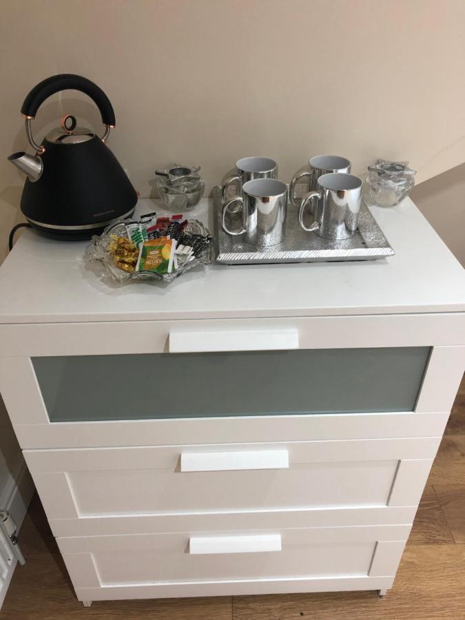 Big Room Rusholme With Tv And Private Bathroom-Parking&Wifi Manchester Eksteriør billede