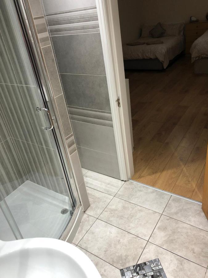 Big Room Rusholme With Tv And Private Bathroom-Parking&Wifi Manchester Eksteriør billede