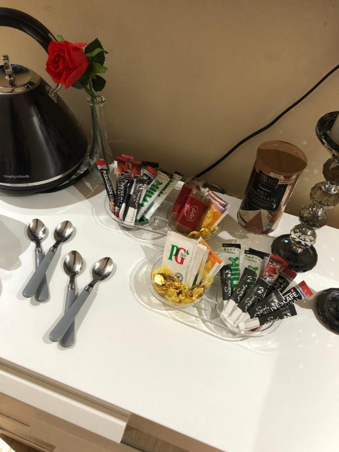 Big Room Rusholme With Tv And Private Bathroom-Parking&Wifi Manchester Eksteriør billede