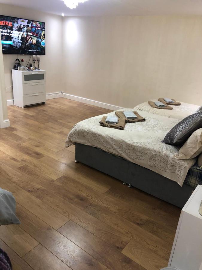 Big Room Rusholme With Tv And Private Bathroom-Parking&Wifi Manchester Eksteriør billede