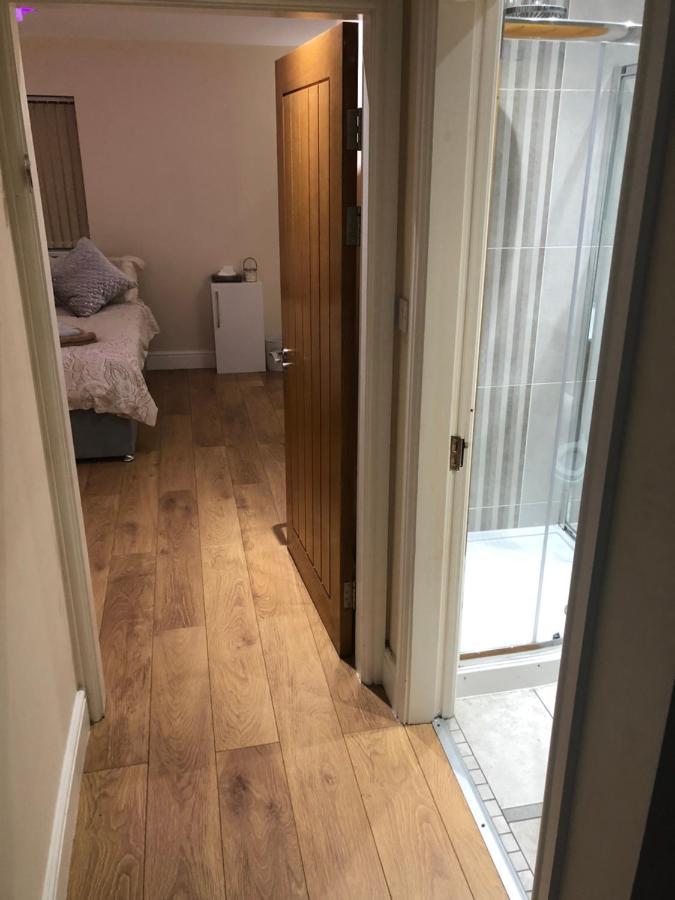 Big Room Rusholme With Tv And Private Bathroom-Parking&Wifi Manchester Eksteriør billede