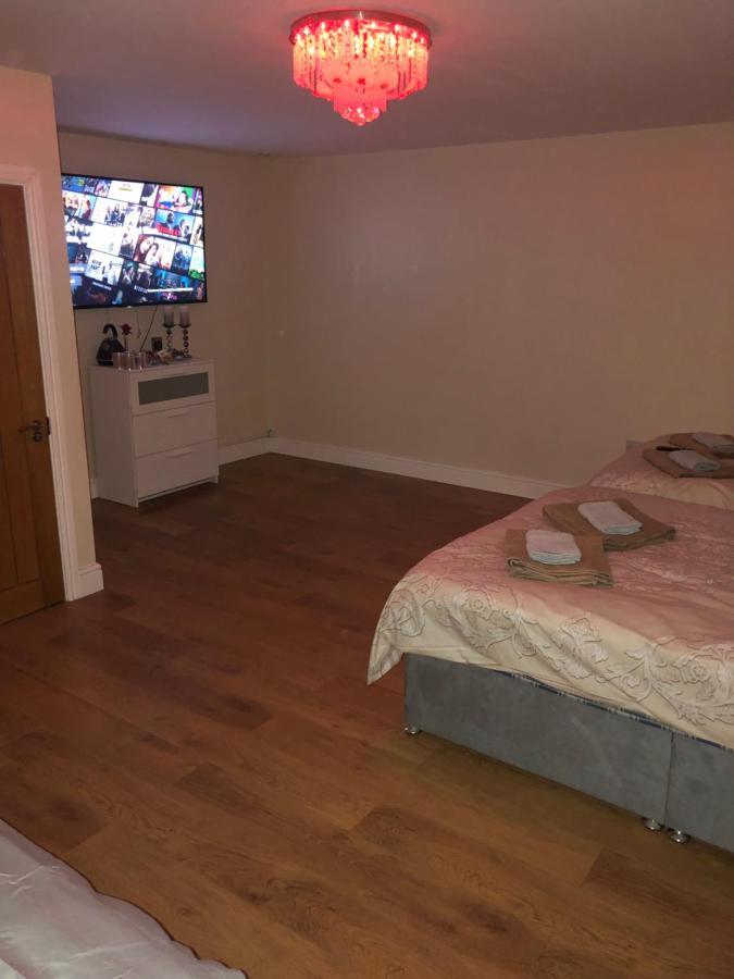 Big Room Rusholme With Tv And Private Bathroom-Parking&Wifi Manchester Eksteriør billede