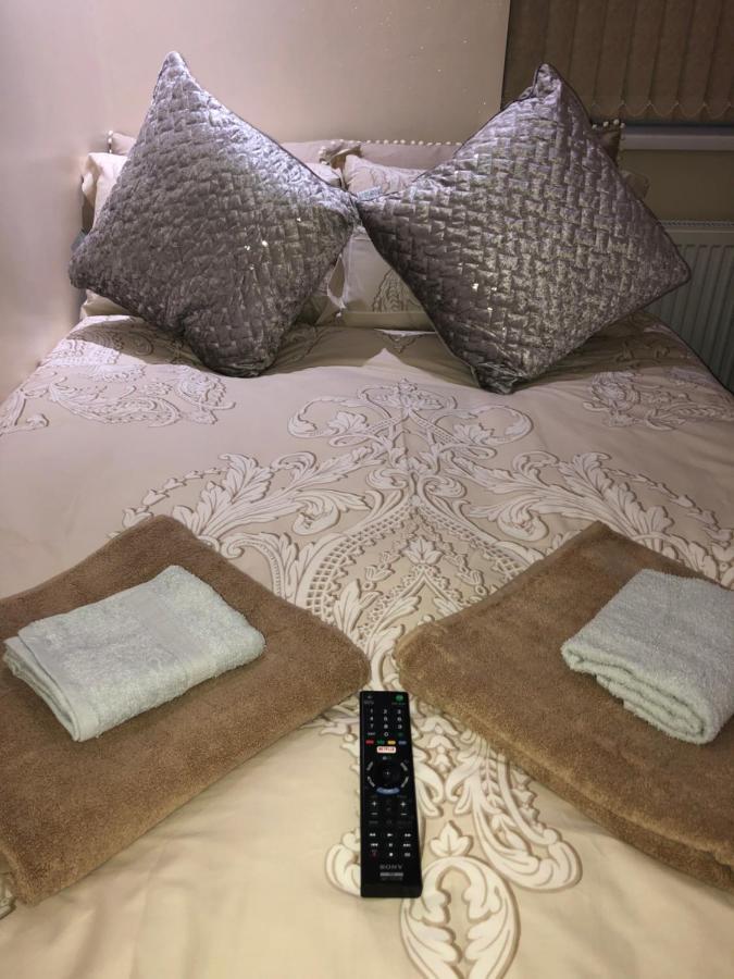 Big Room Rusholme With Tv And Private Bathroom-Parking&Wifi Manchester Eksteriør billede