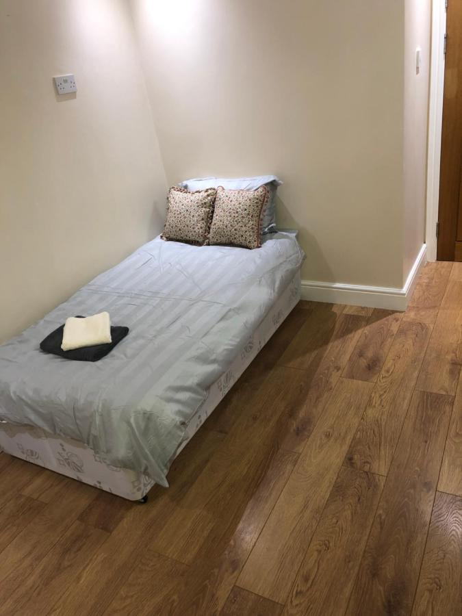 Big Room Rusholme With Tv And Private Bathroom-Parking&Wifi Manchester Eksteriør billede