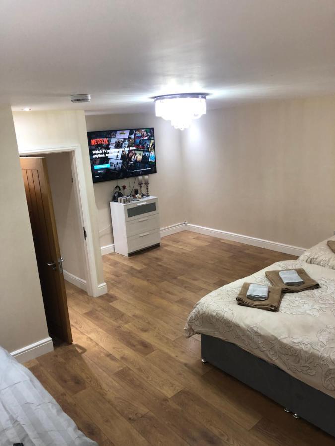 Big Room Rusholme With Tv And Private Bathroom-Parking&Wifi Manchester Eksteriør billede