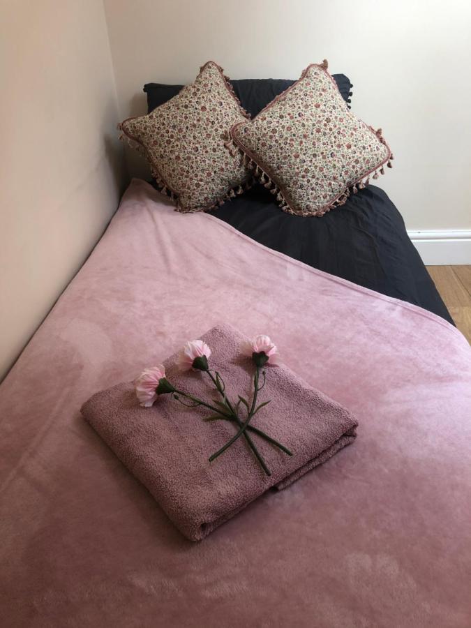 Big Room Rusholme With Tv And Private Bathroom-Parking&Wifi Manchester Eksteriør billede