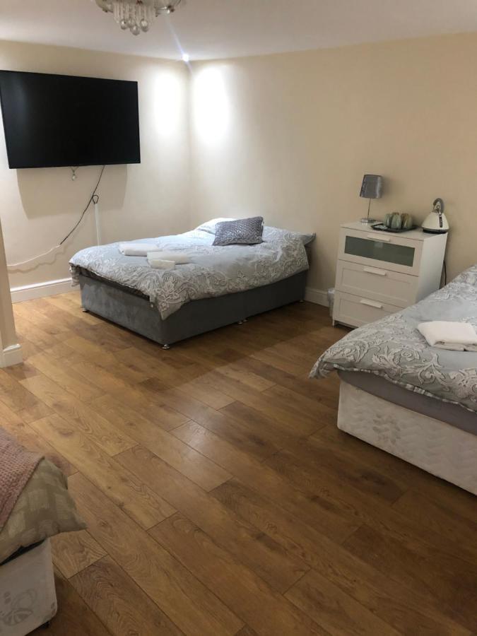Big Room Rusholme With Tv And Private Bathroom-Parking&Wifi Manchester Eksteriør billede