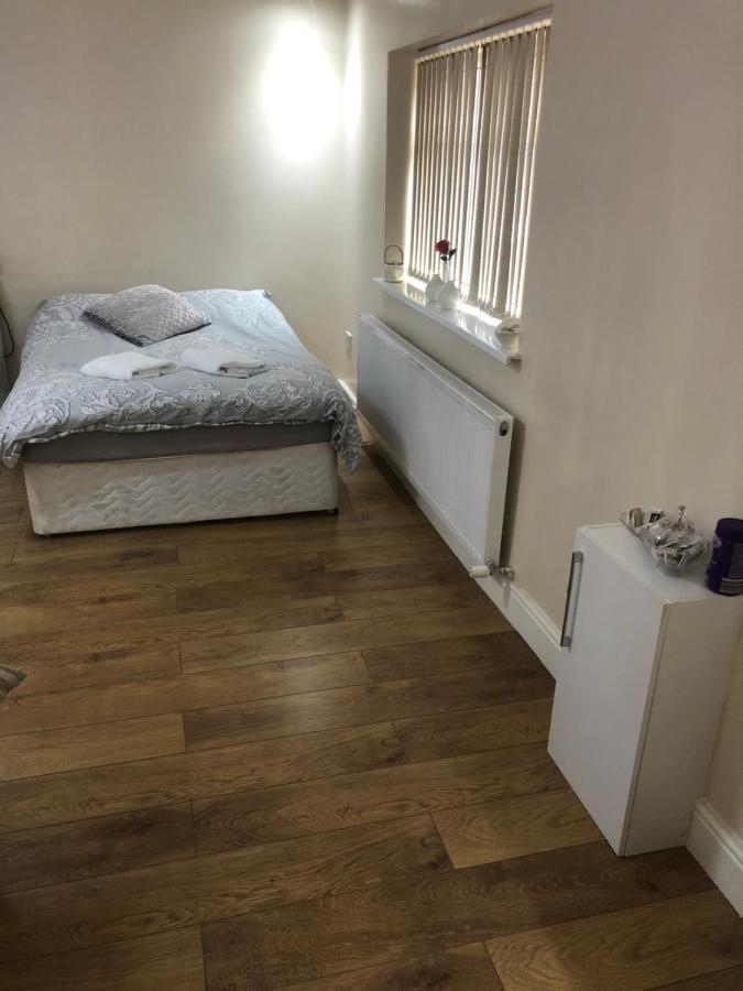 Big Room Rusholme With Tv And Private Bathroom-Parking&Wifi Manchester Eksteriør billede