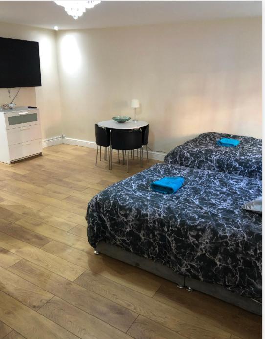 Big Room Rusholme With Tv And Private Bathroom-Parking&Wifi Manchester Eksteriør billede