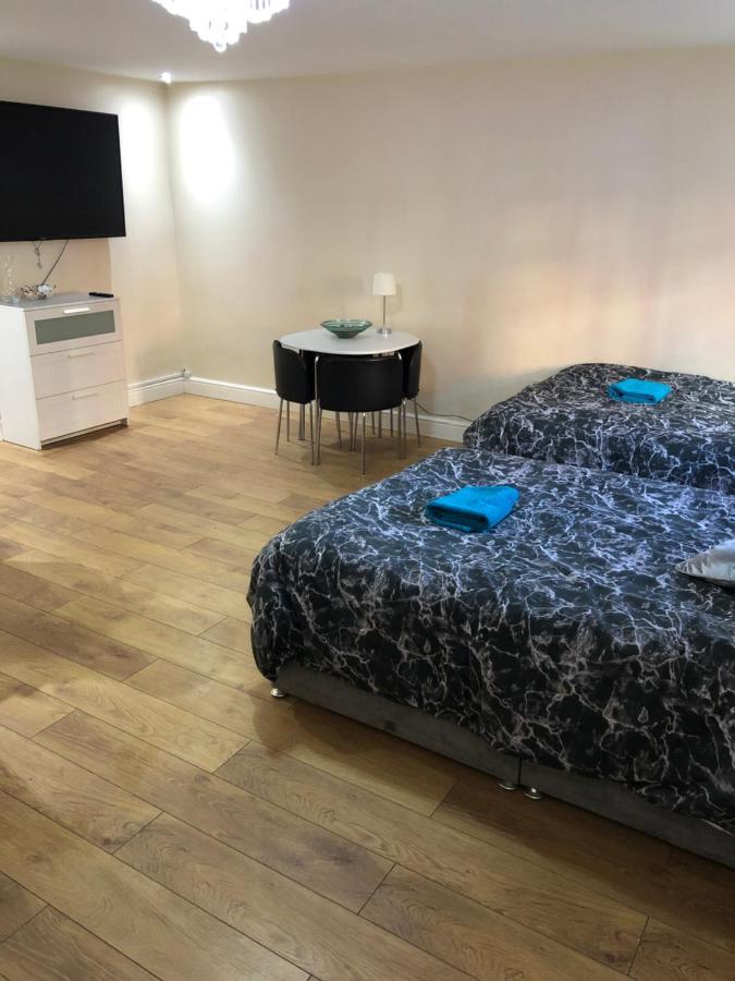 Big Room Rusholme With Tv And Private Bathroom-Parking&Wifi Manchester Eksteriør billede
