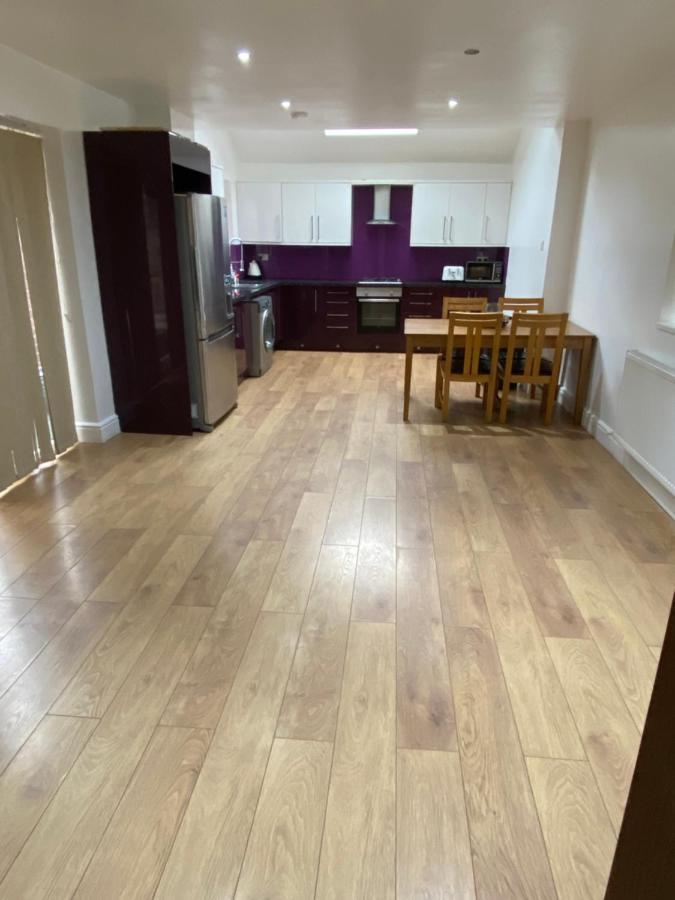 Big Room Rusholme With Tv And Private Bathroom-Parking&Wifi Manchester Eksteriør billede