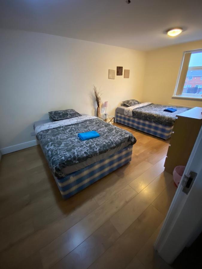 Big Room Rusholme With Tv And Private Bathroom-Parking&Wifi Manchester Eksteriør billede